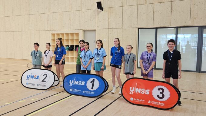 PHOTO-badminton 010426.jpg